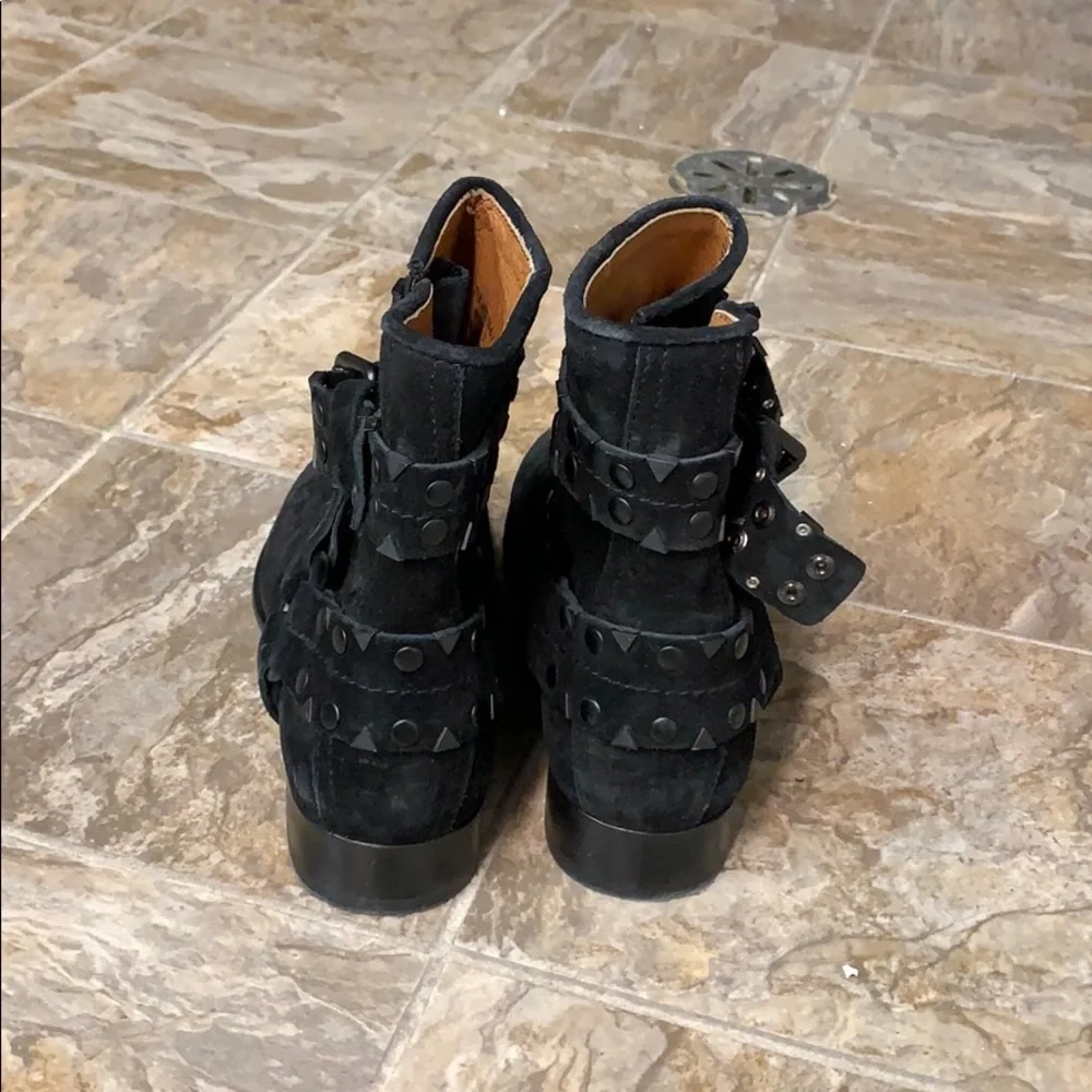 Frye - Picture 3 of 7